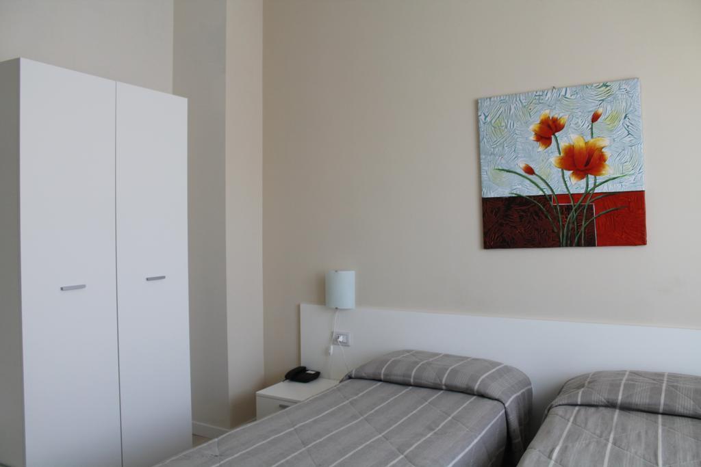 Hotel Cremona Viale Szoba fotó