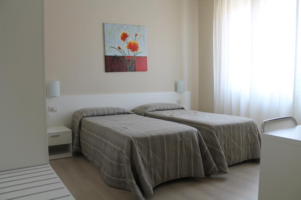 Hotel Cremona Viale Szoba fotó