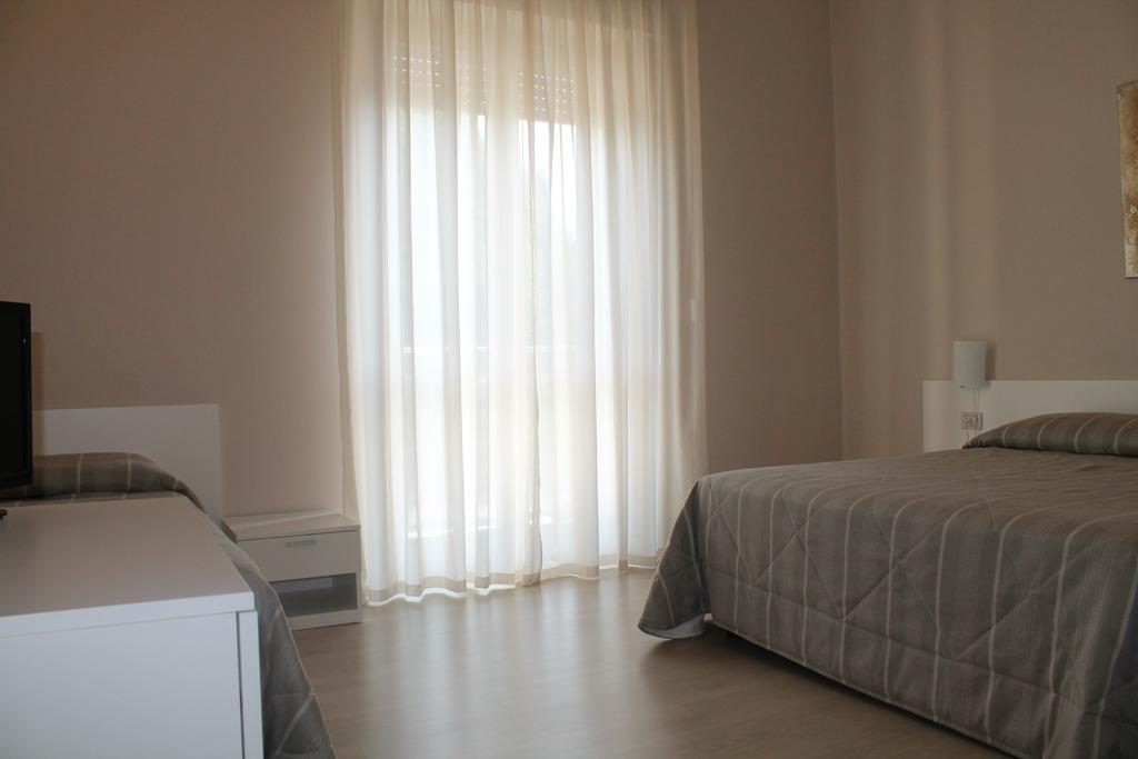 Hotel Cremona Viale Szoba fotó