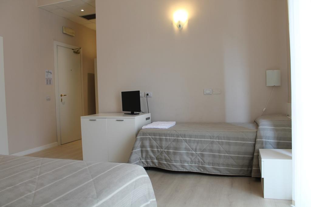 Hotel Cremona Viale Szoba fotó